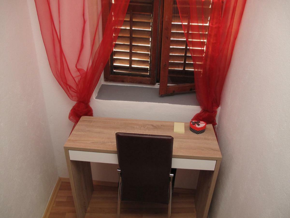 Illy City Centre Apartment Sibenik Bagian luar foto