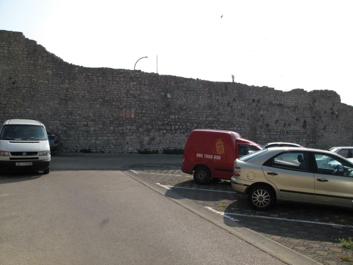 Illy City Centre Apartment Sibenik Bagian luar foto
