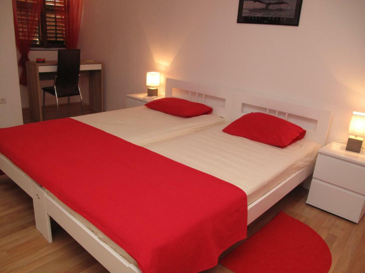 Illy City Centre Apartment Sibenik Bagian luar foto