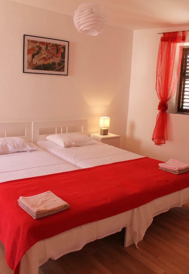 Illy City Centre Apartment Sibenik Bagian luar foto
