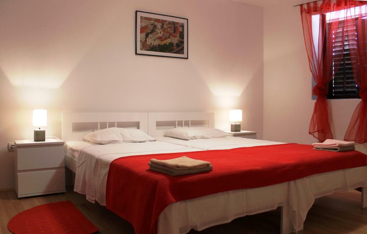 Illy City Centre Apartment Sibenik Bagian luar foto